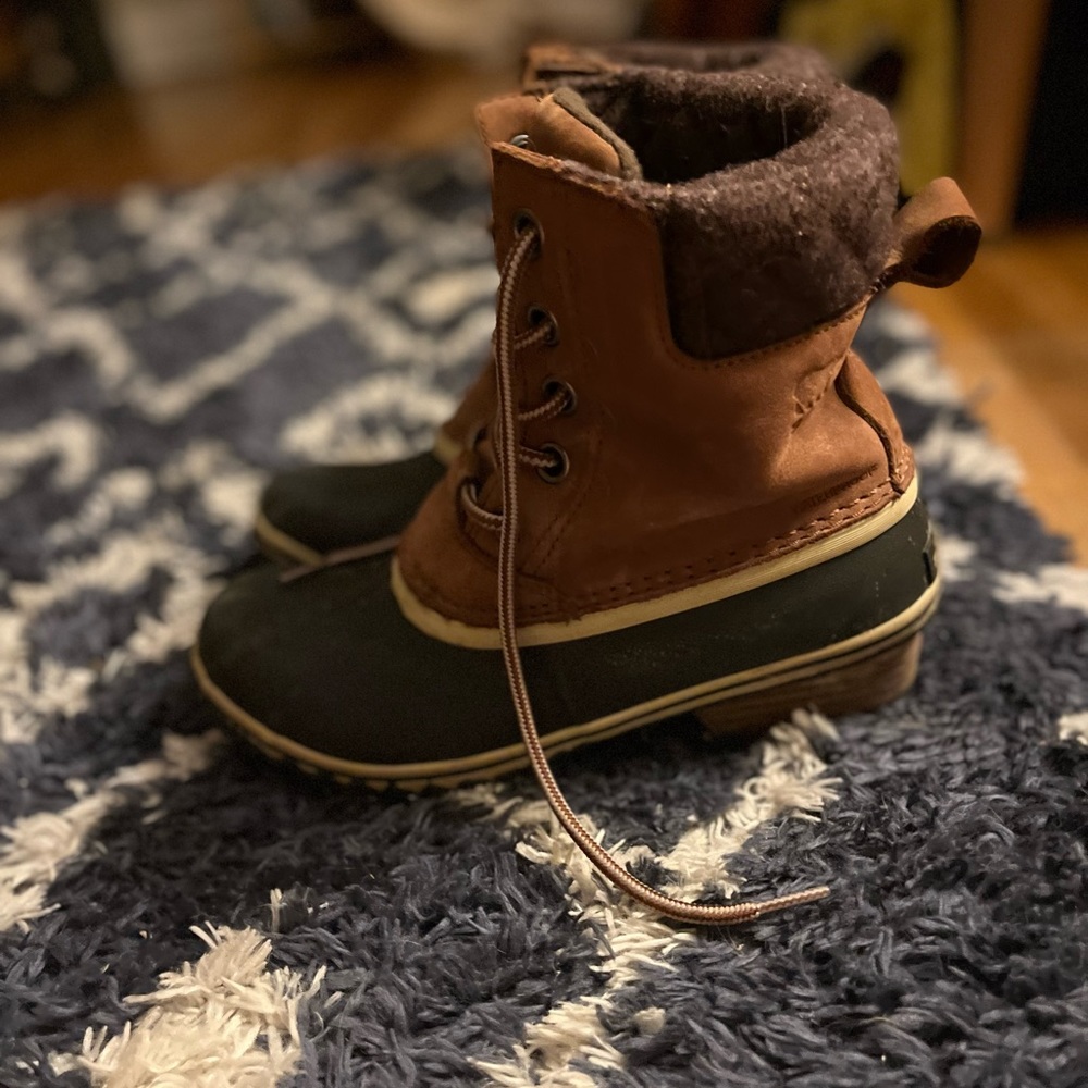 Sorel winter boots size 7.5